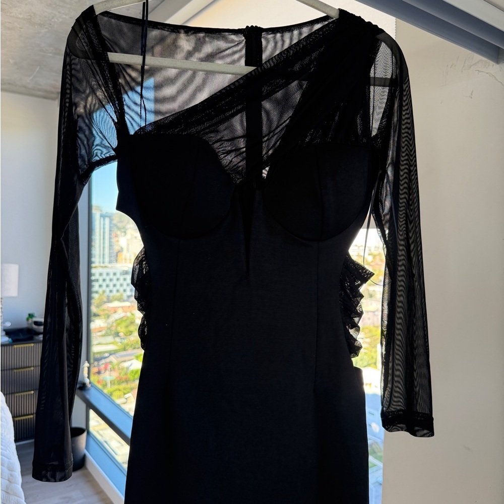 Elegant Black Evening Dress - Large - Picture 3 of 4